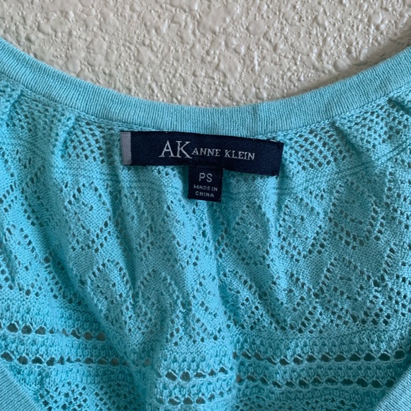 ANNE KLEIN Short Knit Button Up Top🌴 - Picture 4 of 5